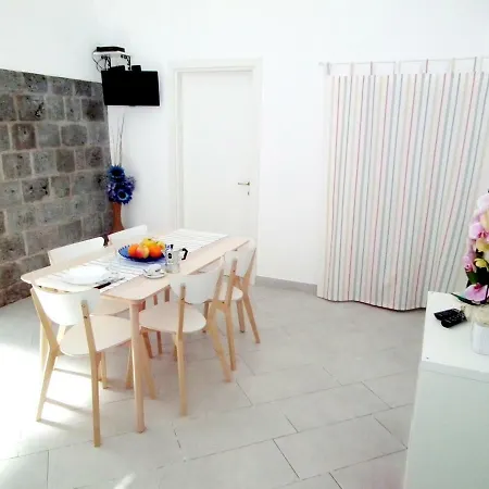 Casa Ghigo شقة ماسّا لوبْرينسِ
